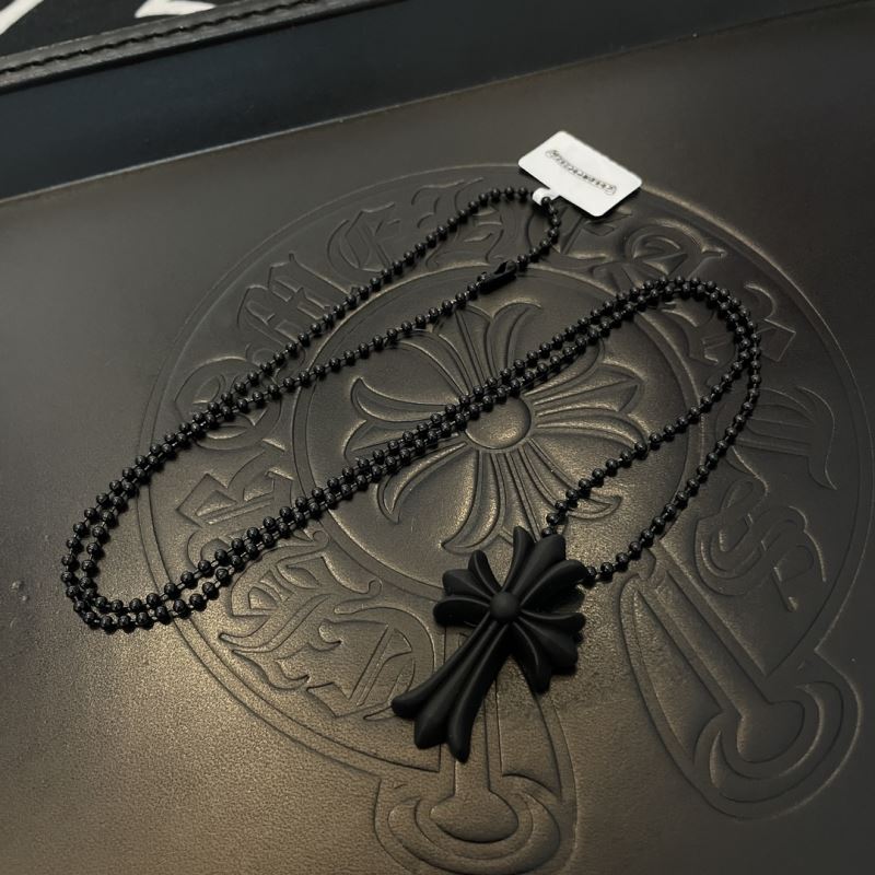 Ch*0me He**ts necklaces